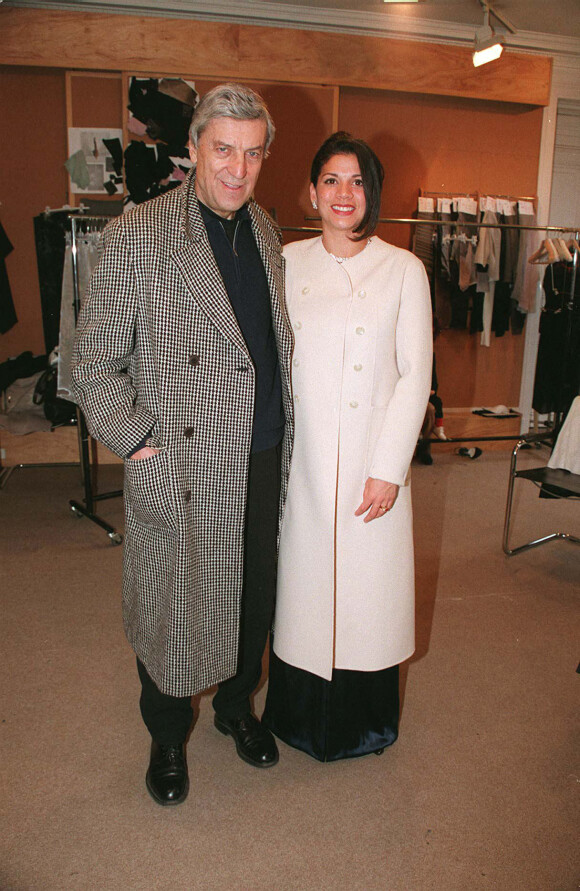 Nino Cerruti et Dina Ruiz à Paris en 1998. 