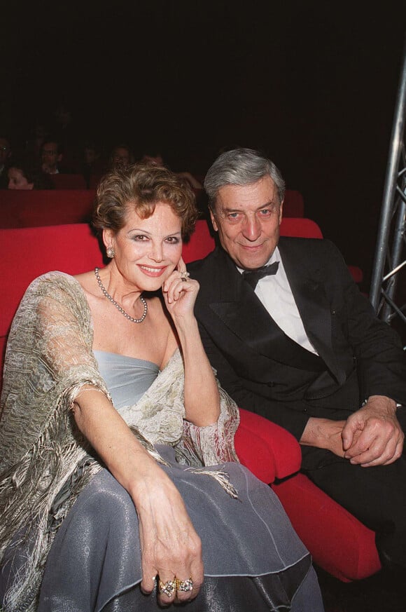 Nino Cerruti et Claudia Cardinale au Festival du Film de Paris en 1993. 