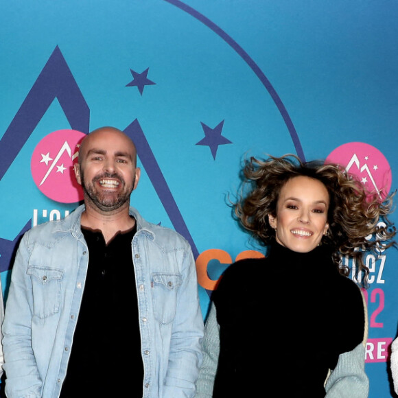 Tarek Boudali, Julien Arruti, Elodie Fontan et Philippe Lacheau - Soirée d'ouverture de la 25e édition du Festival de l'Alpe d'Huez. Le 17 janvier 2022. © Dominique Jacovides / Bestimage