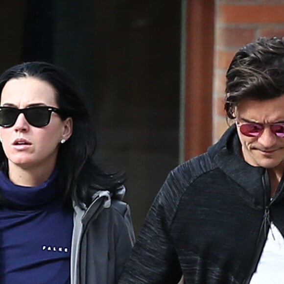 Le couple Katy Perry et Orlando Bloom se promènent en amoureux dans les rues de Aspen. Le 8 avril 2016 