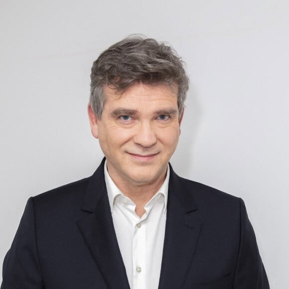 Exclusif - Arnaud Montebourg - Les invités de L.Ruquier posent en backstage lors de l'émission OEED (On est en direct) diffusée sur France 2 le 27 février 2021 © Jack Tribeca / Bestimage 