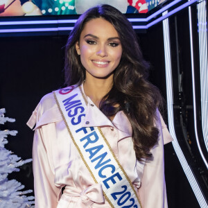 Exclusif - Diane Leyre (Miss France 2022) - Pendant l'émission TPMP (Touche Pas à Mon Poste) présentée en direct par C.Hanouna le 13/12/21 en direct sur C8, Paris le 13 décembre 2021. © Jack Tribeca / Bestimage 