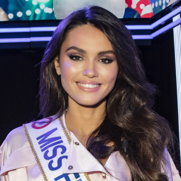 Exclusif - Diane Leyre (Miss France 2022) - Pendant l'émission TPMP (Touche Pas à Mon Poste) présentée en direct par C.Hanouna le 13/12/21 en direct sur C8, Paris le 13 décembre 2021. © Jack Tribeca / Bestimage 