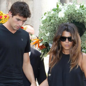 Yoann Gourcuff et sa compagne Karine Ferri - A Cannes, les sportifs rendent un dernier hommage à Tiburce Darou.