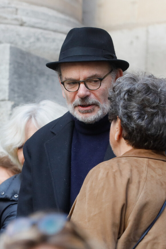 Jean-Pierre Darroussin - Sorties des obsèques de la comédienne Pascale Roberts en l'église Saint Roch à Paris, le 8 novembre 2019.