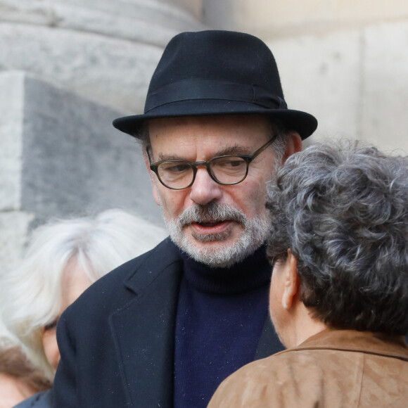 Jean-Pierre Darroussin - Sorties des obsèques de la comédienne Pascale Roberts en l'église Saint Roch à Paris, le 8 novembre 2019.