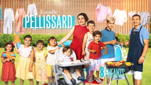 Amandine Pellissard, maman de huit enfants avec son mari Alexandre dans "Familles nombreuses, la vie en XXL" sur TF1.