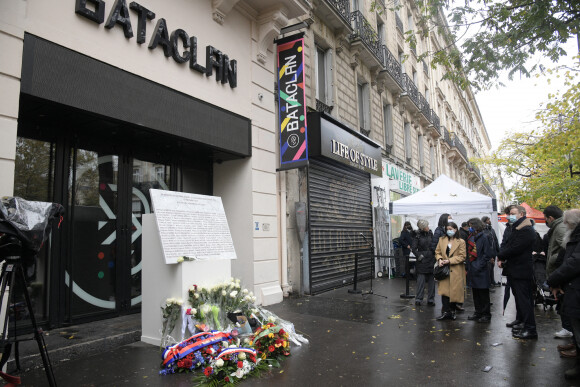 Atmosphère lors de la cérémonie d'hommage aux victimes des attentats du 13 novembre 2015 au Bataclan à Paris, France, le 13 novembre 2021. © Bestimage 