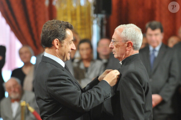 L'abbé de la Morandais décoré de la Légion d'honneur en juin 2008