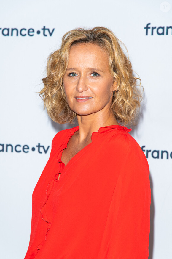Caroline Roux lors du photocall dans le cadre de la conférence de presse de France Télévisions au Pavillon Gabriel à Paris, France, le 24 août 2021.