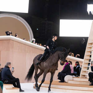 Charlotte Casiraghi ouvre le défilé de mode Chanel, collection Haute-Couture printemps-été 2022 au Grand Palais à Paris. Le 25 janvier 2022 © Olivier Borde / Bestimage