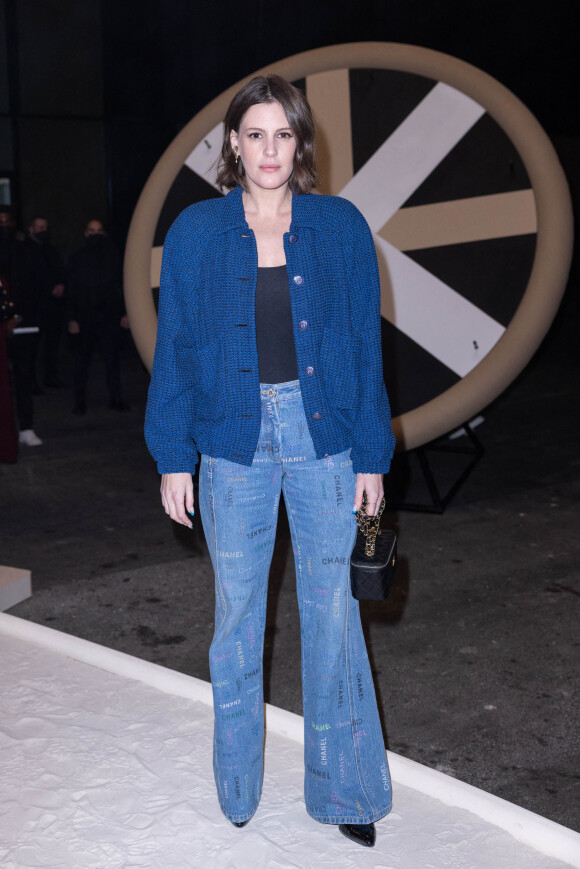 Juliette Dol assiste au défilé de mode Chanel, collection Haute-Couture printemps-été 2022 au Grand Palais à Paris. Le 25 janvier 2022 © Olivier Borde / Bestimage