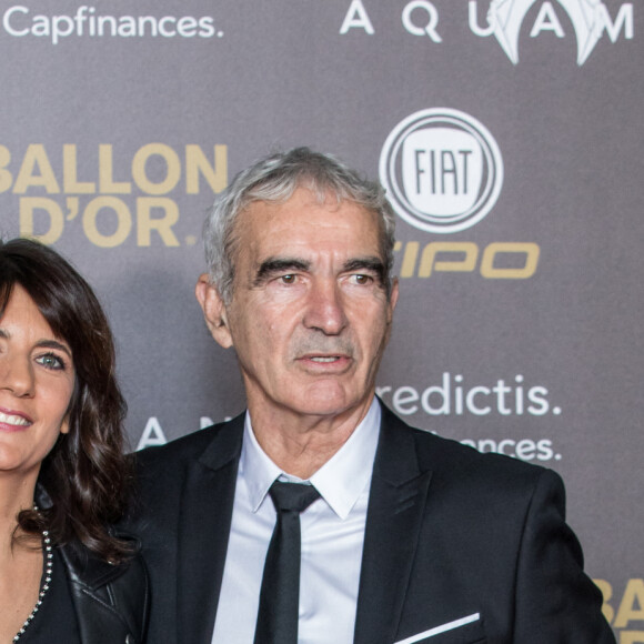 Raymond Domenech et sa compagne Estelle Denis - Tapis rouge de la cérémonie du Ballon d'or France Football 2018 au Grand Palais à Paris, France, le 3 décembre 2018. le Croate L.Modric remporte le trophée 2018. © Cyril Moreau/Bestimage