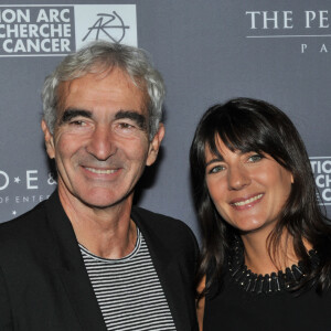 Raymond Domenech et sa compagne Estelle Denis - Dîner de gala au profit de la Fondation ARC pour la recherche contre le cancer du sein à l'hôtel Peninsula à Paris le 1er octobre 2015.