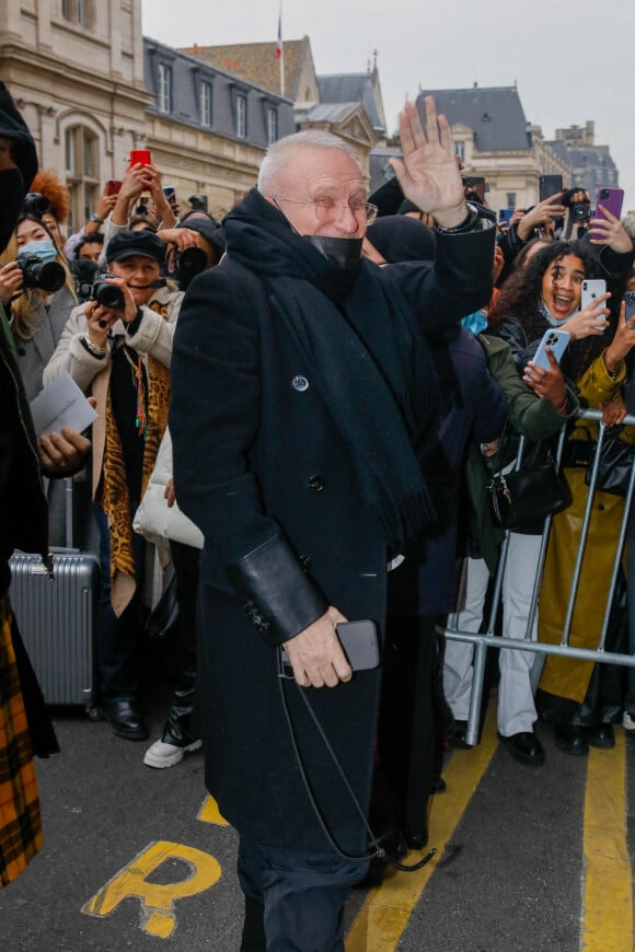 Jean Paul Gaultier arrive au défilé Jean Paul Gaultier Haute-Couture Printemps/Eté 2022 dans le cadre de la Fashion Week de Paris. Le 26 janvier 2022. © Veeren-Clovis/Bestimage