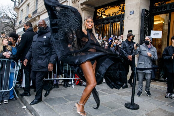 Laverne Cox arrive au défilé Jean Paul Gaultier Haute-Couture Printemps/Eté 2022 dans le cadre de la Fashion Week de Paris. Le 26 janvier 2022. © Veeren-Clovis/Bestimage