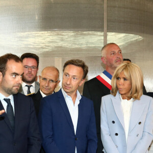 Sébastien Lecornu, ministre auprès de la ministre de la Cohésion des territoires et des Relations avec les collectivités territoriales, chargé des collectivités territoriales, Stéphane Bern, la Première dame Brigitte Macron et sa fille Tiphaine Auzière lors de l'inauguration du centre Historique Médiéval d'Azincourt 1415, France, le 29 août 2019