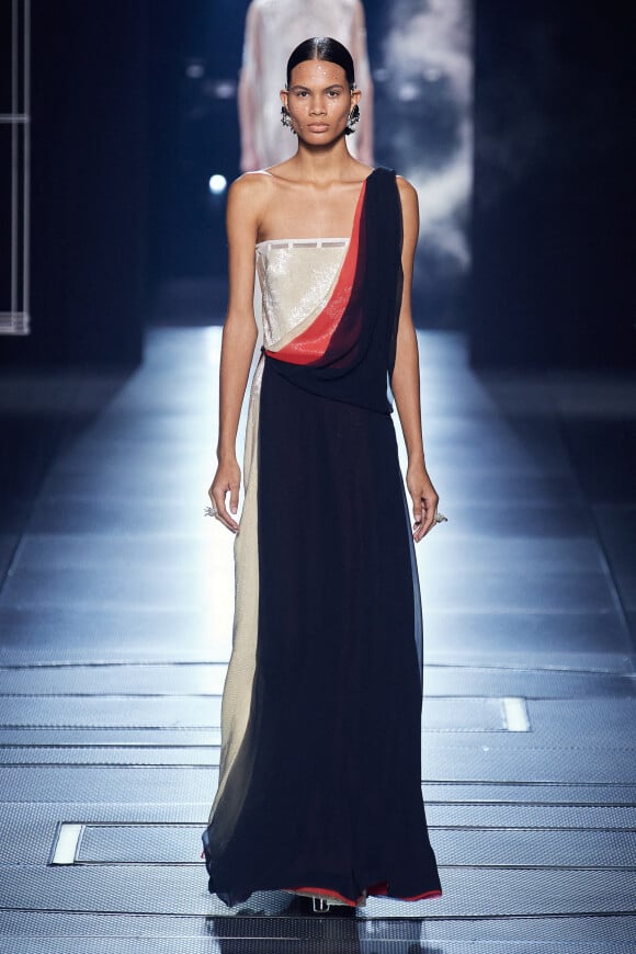 Défilé Fendi collection Couture printemps-été 2022 au Palais Brongniart, dans le cadre de la Fashion Week de Paris. Le 27 janvier 2022.