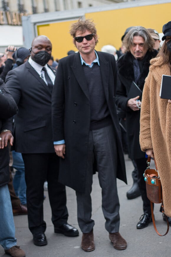 Le photographe (et compagnon de Kate Moss) Nikolai Von Bismarck lors du défilé Fendi collection Couture printemps-été 2022 au Palais Brongniart, dans le cadre de la Fashion Week de Paris. Le 27 janvier 2022.