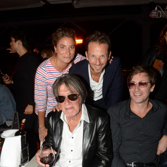 Laurent Milchior (gérant du groupe Etam) avec sa femme Stéphanie, Jacques Dutronc et son fils Thomas Dutronc - Soirée de la 9ème édition du "Etam Live Show" (Etam Lingerie) lors de la fashion week à Paris, le 27 septembre 2016. © Rachid Bellak/Bestimage 