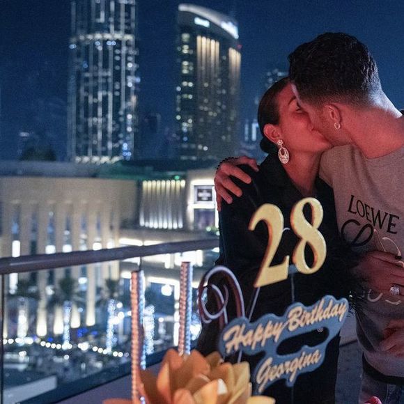 Georgina Rodriguez a fêté ses 28 ans à Dubaï avec son fiancé Cristiano Ronaldo et leurs enfants. Janvier 2022.