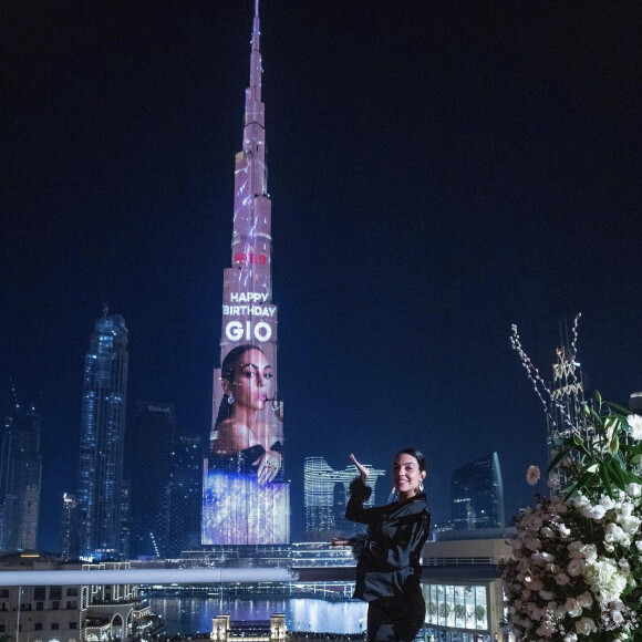 Georgina Rodriguez a fêté ses 28 ans à Dubaï avec son fiancé Cristiano Ronaldo et leurs enfants. Janvier 2022.
