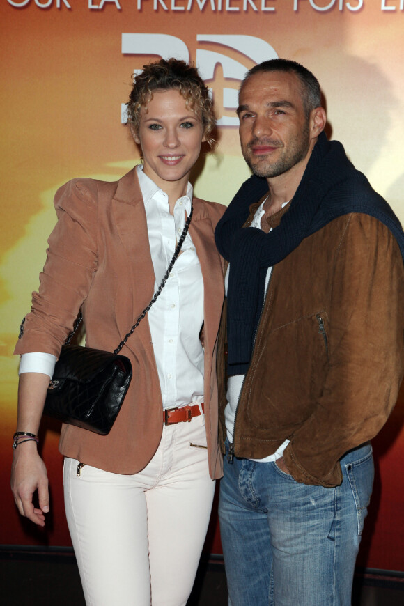 Lorie Pester et Philippe Bas lors de la première du film "Le Roi Lion" aux Champs-Elysées, à Paris, le 24 mars 2012.