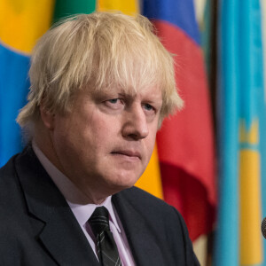 Le ministre des affaires étrangères britannique Boris Johnson lors d'une conférence de presse au siège de l'Organisation des Nations Unies à New York, le 23 mars 2017, concernant la situation en Somalie et dans le sud du Soudan dans le cadre d'un conseil de sécurité.