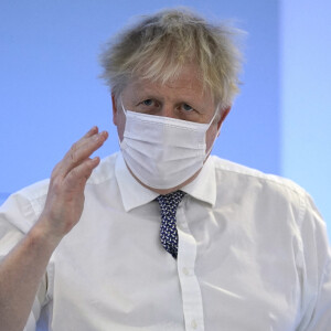 Le Premier ministre britannique Boris Johnson visite le centre "Rutherford Diagnostic" à Taunton, le 20 janvier 2022.