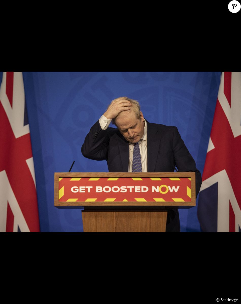 Le Premier ministre Boris Johnson lors d'un point de presse sur le coronavirus (Covid-19) au Downing Street à Londres, Royaume Uni, le 4 janvier 2022.