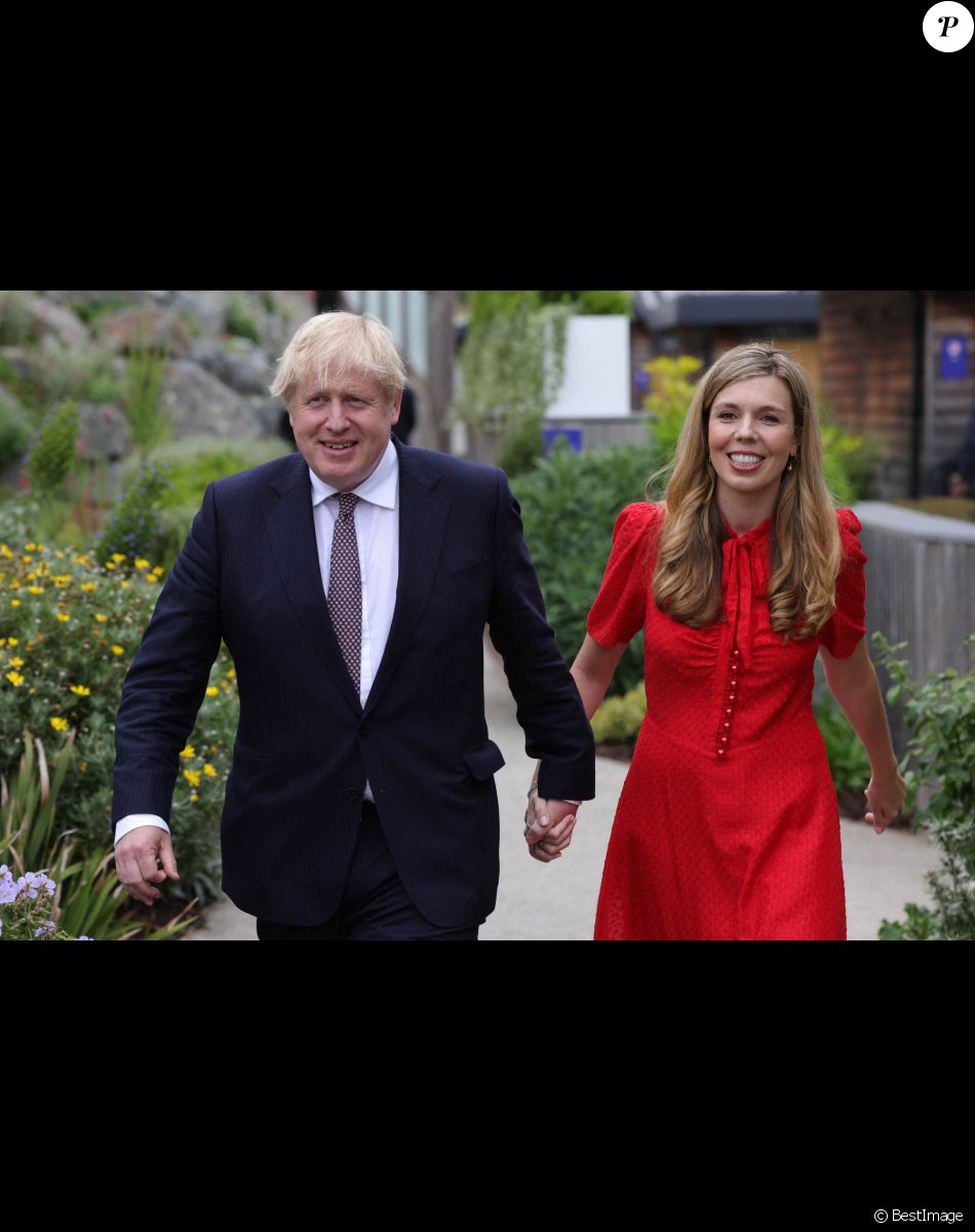 Le Premier ministre britannique Boris Johnson et sa femme Carrie avant le sommet du G7 à Carbis Bay, Royaume Uni, le 10 juin 2021.