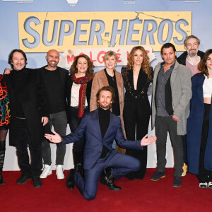 Tarek Boudali, Alice Dufour, Jean-Hugues Anglade, Julien Arruti, Chantal Ladesou, Elodie Fontan, Paco Boisson, Vincent Desagnat, Régis Laspalès et Philippe Lacheau - Avant-première du film "Super-héros malgré lui" au cinéma Le Grand Rex à Paris le 31 janvier 2022. © Coadic Guirec/Bestimage