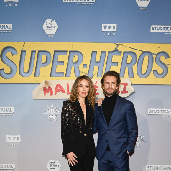 Elodie Fontan et son compagnon Philippe Lacheau - Avant-première du film "Super-héros malgré lui" au cinéma Le Grand Rex à Paris le 31 janvier 2022. © Coadic Guirec/Bestimage