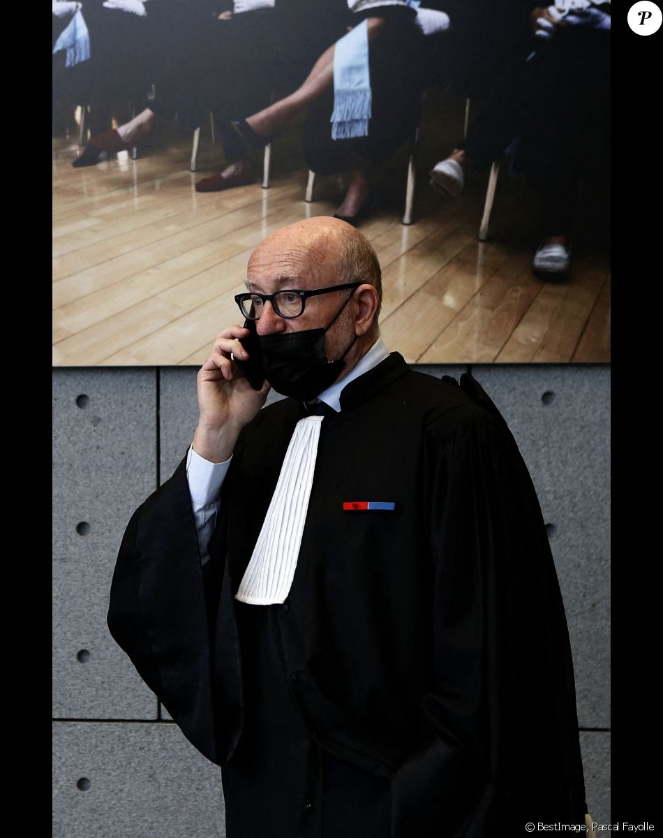 Maitre Alain Jakubowicz en marge du procès de son client Nordahl Lelandais à la cour d'assise de Grenoble en Isère le 31 janvier 2022. © Pascal Fayolle / Bestimage