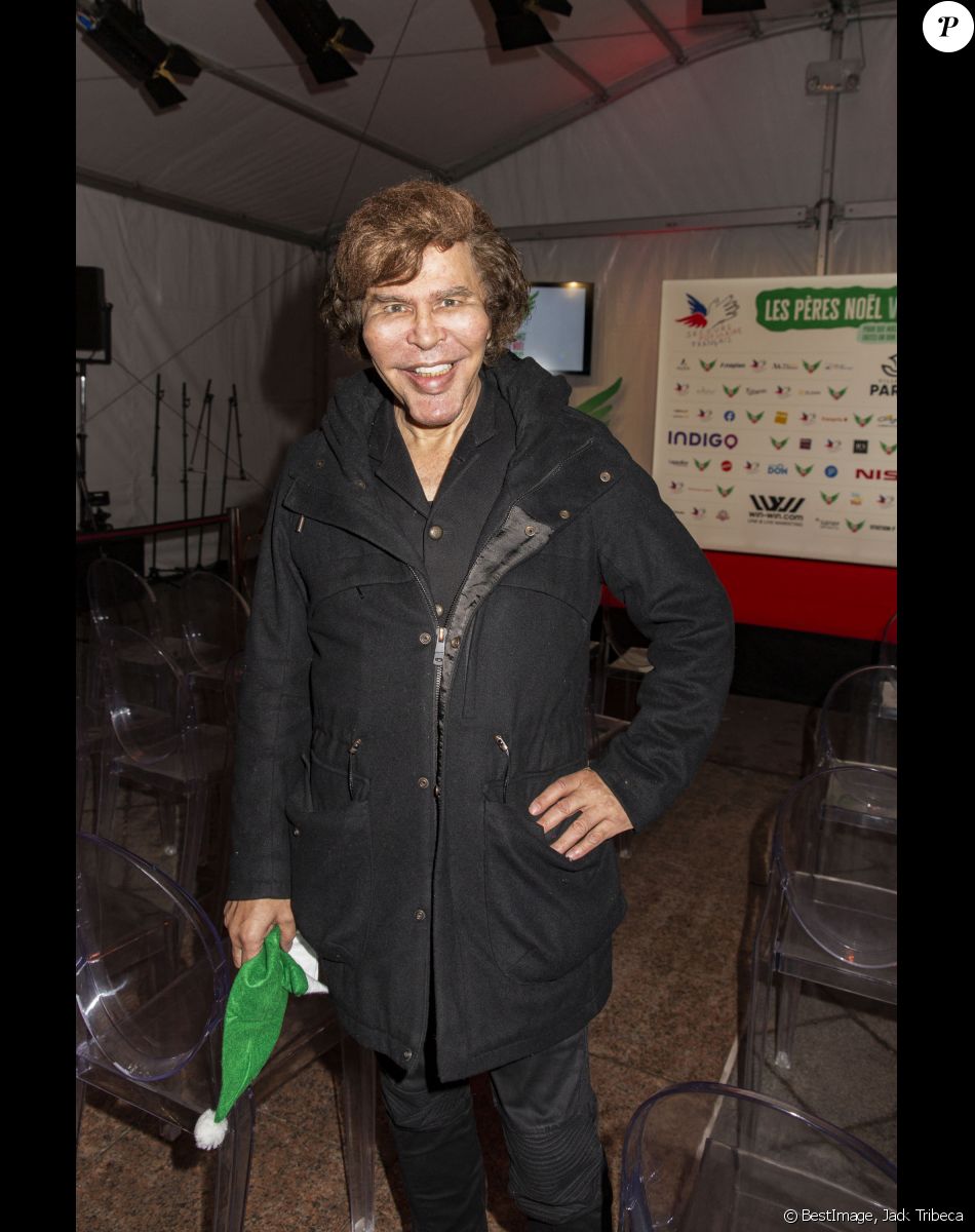 Grichka Bogdanov (Bogdanoff) - Lancement officiel des "Pères Noël Verts" du Secours Populaire sur la place de l'Hôtel de Ville à Paris le 25 novembre 2019. © Jack Tribeca/Bestimage