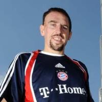 Regardez Franck Ribéry se la jouer Cendrillon à Dubaï... Quel beau moment !