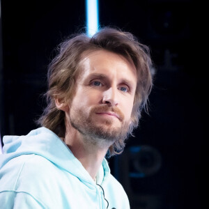 Exclusif - Philippe Lacheau - Sur le plateau de l'émission TPMP (Touche Pas à Mon Poste) présentée en direct par C.Hanouna le 01/02/22 en direct sur C8 - Paris le 01/02/22 © Jack Tribeca / Bestimage