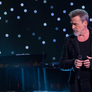 Exclusif - Florent Pagny - Enregistrement de l'émission "Symphonie pour la vie, Spéciale Pièces Jaunes" aux Folies Grüss à Paris. Le 12 janvier 2022. © Cyril Moreau / Bestimage
