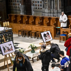 Un rassemblement religieux a lieu à la cathédrale d'Albi, France, le 8 janvier 2022, à l'initiative de la soeur et d'une amie de Delphine Jubillar.