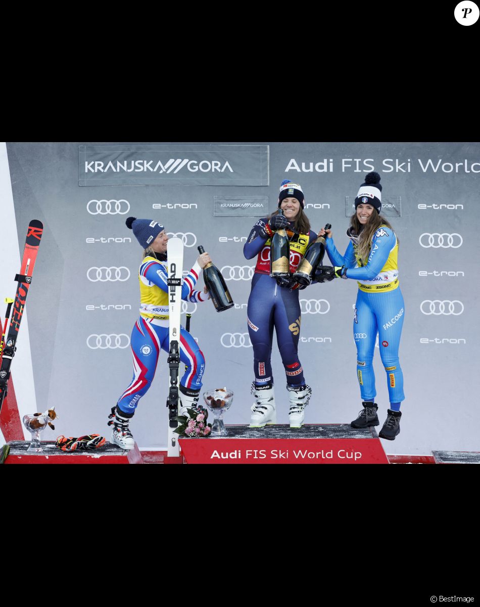 Tessa Worley (FRA), Sara Hector (SWE) et Marta Bassino (ITA) lors de la FIS Coupe du monde slalom géant dame à Kranjska Gora, Slovénie, le 8 janvier 2022. © GEPA/Panoramic/Bestimage