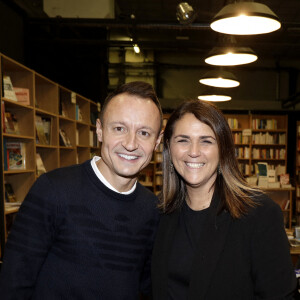Exclusif - Valérie Bénaïm et Eric Dussart asisstent à la soirée hommage à Jean-Pierre Bacri au Ground Control Gare de Lyon, à l'occasion de la sortie de "Jean-Pierre Bacri, le Bougon Gentilhomme" de Valérie Bénaïm et Sandra Freeman (publié aux éditions de L'Archipel). Paris, le 4 février 2022. © Cédric Perrin / Bestimage