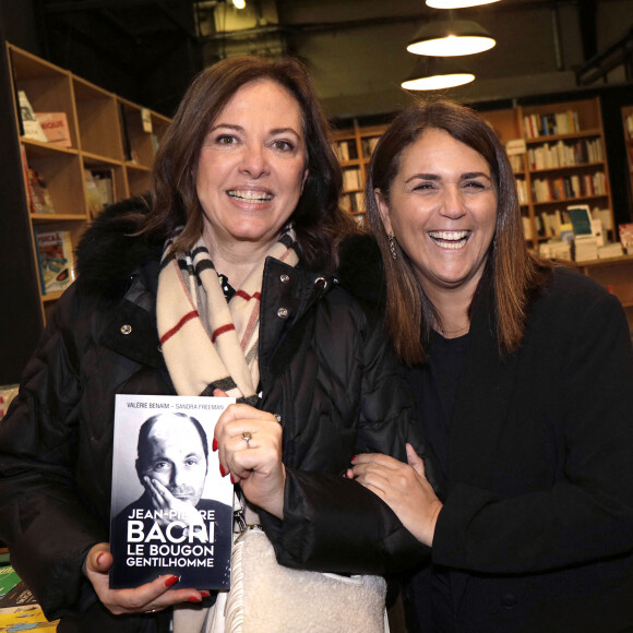Exclusif - Valérie Bénaïm et Jade (ou Princesse Jade, de son vrai nom Martine Chambaraud) asisstent à la soirée hommage à Jean-Pierre Bacri au Ground Control Gare de Lyon, à l'occasion de la sortie de "Jean-Pierre Bacri, le Bougon Gentilhomme" de Valérie Bénaïm et Sandra Freeman (publié aux éditions de L'Archipel). Paris, le 4 février 2022. © Cédric Perrin / Bestimage