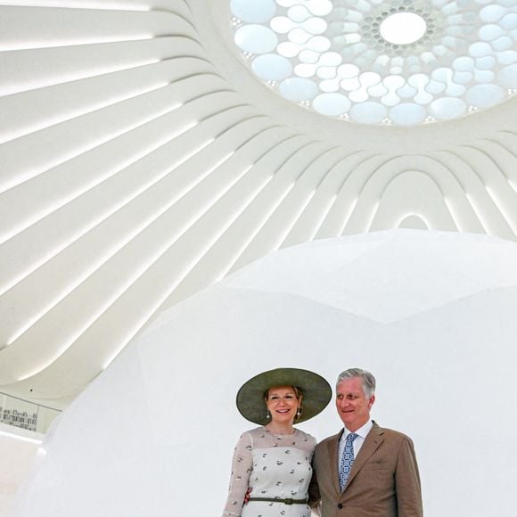 Le roi Philippe et la reine Mathilde de Belgique visitent le pavillon Belge lors de la journée de la Belgique à l'exposition universelle Expo Dubaï 2020, à Dubaï, Emirats Arabes Unis, le 5 février 2022. © Frédéric Andrieu/Bestimage