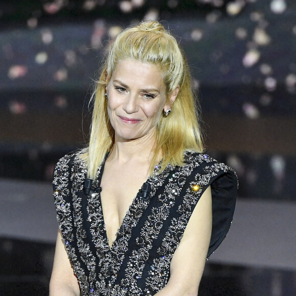 Marina Foïs, maîtresse de cérémonie sur scène lors de la 46ème cérémonie des César à l'Olympia à Paris. © Dominique Charriau/ Pool / Bestimage