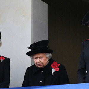Camilla Parker Bowles, duchesse de Cornouailles, la reine Elisabeth II d'Angleterre et Catherine (Kate) Middleton, duchesse de Cambridge lors de la cérémonie du centenaire de l'armistice du 11 novembre 1918 au palais de Whitehall à Londres, Royaume Uni, le 11 novembre 2018.