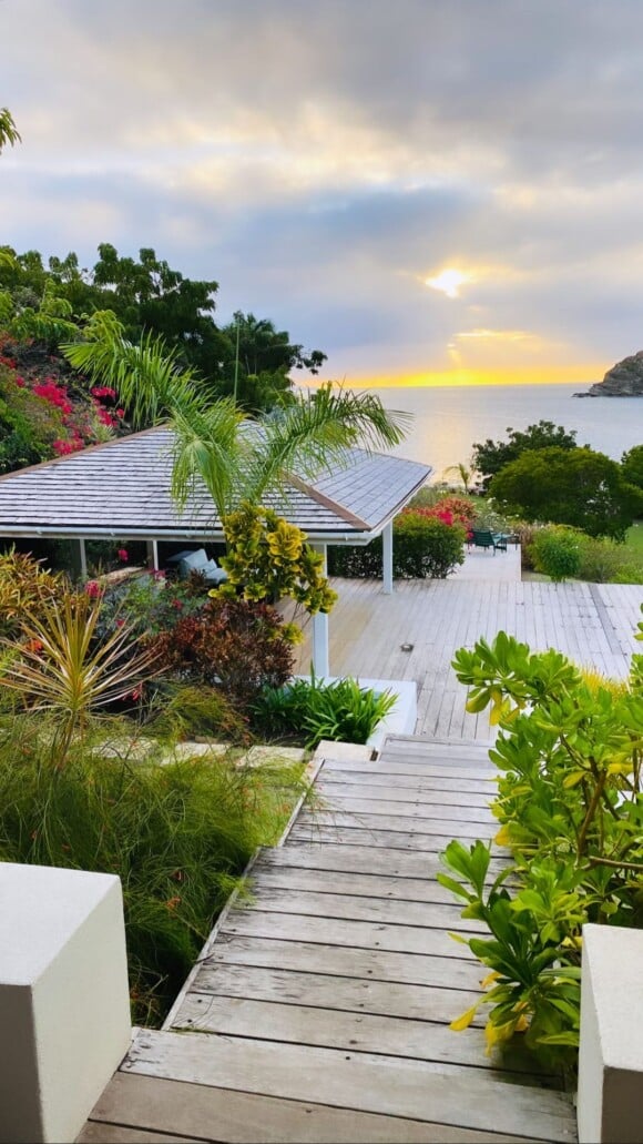 Luana et Paul Belmondo ravis d'être de retour sur leur île d'Antigua, le 8 février 2022.