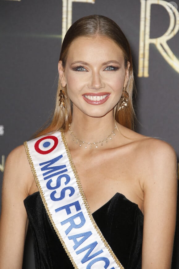 Amandine Petit (Miss France 2021) - Avant première du film Marvel "Les Eternels" au Grand Rex à Paris le 2 novembre 2021. © Christophe Aubert via Bestimage