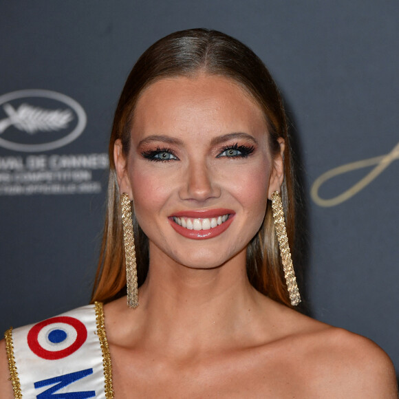 Amandine Petit (Miss France 2021) - Avant-Première du film "Aline" au Grand Rex à Paris le 25 octobre 2021. © Veeren/Bestimage