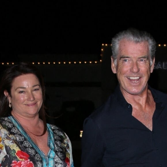 Exclusif - Pierce Brosnan et sa femme Keely Shaye Smith arrivent au restaurant "Lucky's" à Los Angeles, le 9 février 2022.