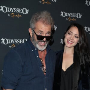 Mel Gibson et sa compagne Rosalind Ross à la première de Cavalia Odysseo à Camarillo en Californie, le 11 novembre 2017